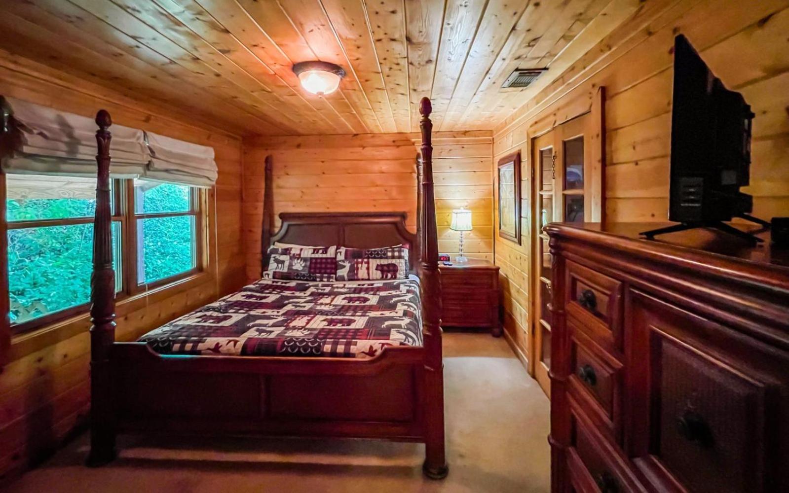 Skinny Dipping Villa Gatlinburg